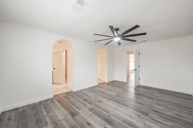 8409 Glenann Drive, North Richland Hills, TX 76182