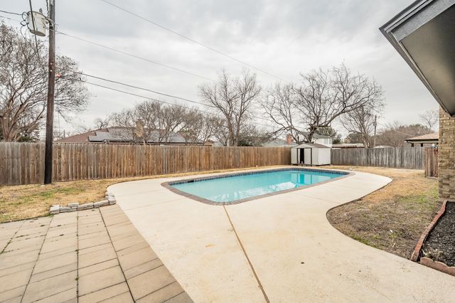 8409 Glenann Drive, North Richland Hills, TX 76182