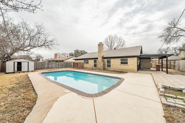 8409 Glenann Drive, North Richland Hills, TX 76182