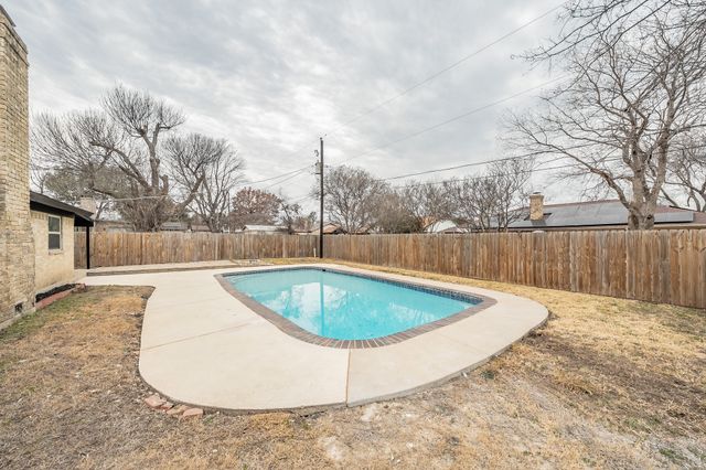 8409 Glenann Drive, North Richland Hills, TX 76182