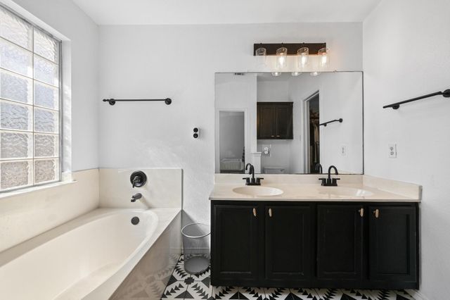 1451 Roxannes RUN, Pflugerville, TX 78660