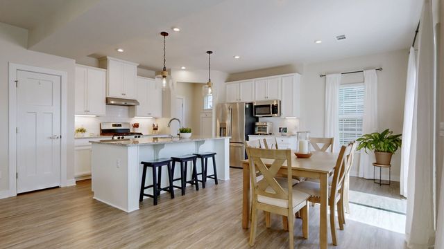 2558 Grove Park Way, Columbia, TN 38401