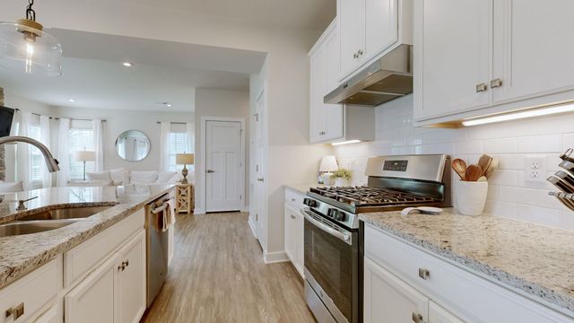 2558 Grove Park Way, Columbia, TN 38401