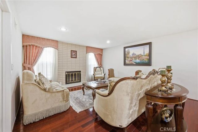 22248 Leadwell, Canoga Park, CA 91303
