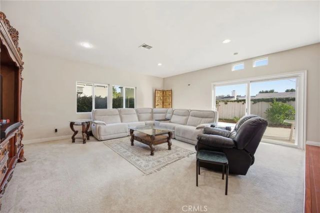 22248 Leadwell, Canoga Park, CA 91303