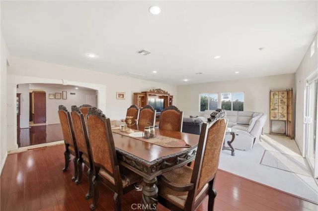 22248 Leadwell, Canoga Park, CA 91303