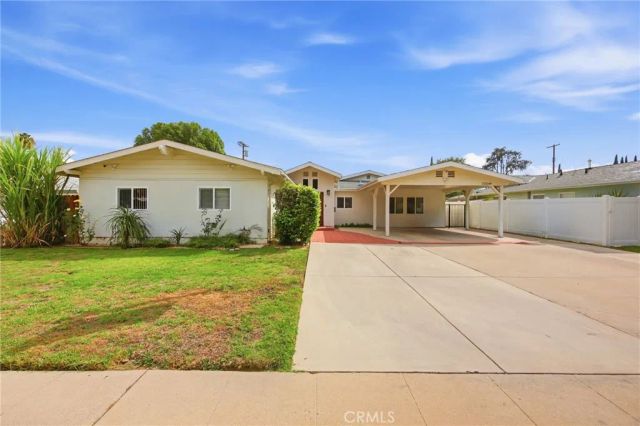 22248 Leadwell, Canoga Park, CA 91303