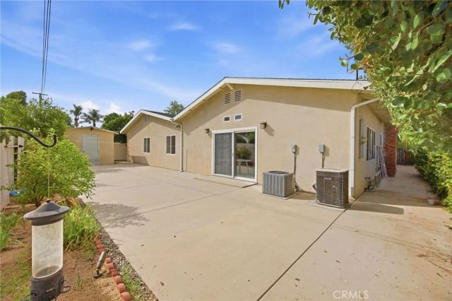 22248 Leadwell, Canoga Park, CA 91303