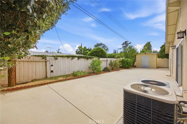 22248 Leadwell, Canoga Park, CA 91303