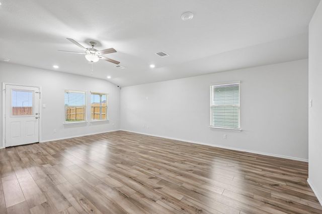 1423 Athan DR, Belton, TX 76513