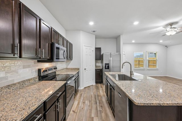 1423 Athan DR, Belton, TX 76513