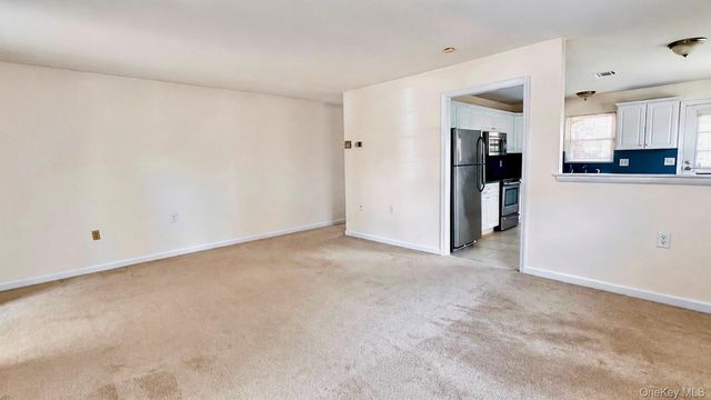 257 Edinburgh Drive, Ridge, NY 11961