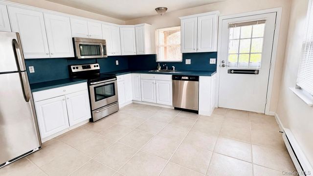 257 Edinburgh Drive, Ridge, NY 11961