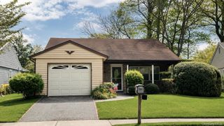 257 Edinburgh Drive, Ridge, NY 11961