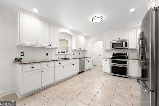 560 Saddle Creek Circle, Roswell, GA 30076