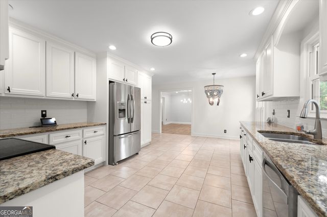 560 Saddle Creek Circle, Roswell, GA 30076