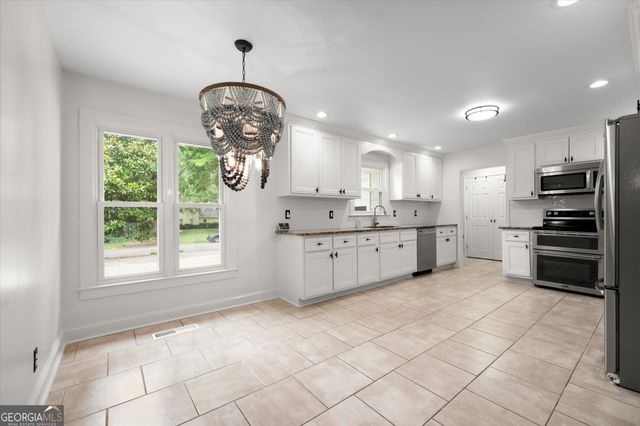 560 Saddle Creek Circle, Roswell, GA 30076