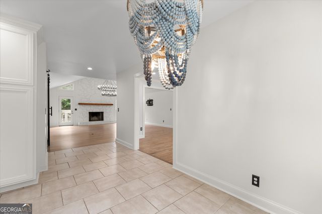 560 Saddle Creek Circle, Roswell, GA 30076