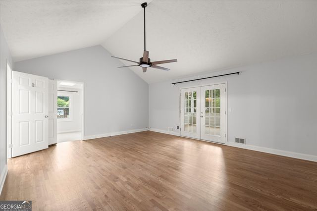 560 Saddle Creek Circle, Roswell, GA 30076