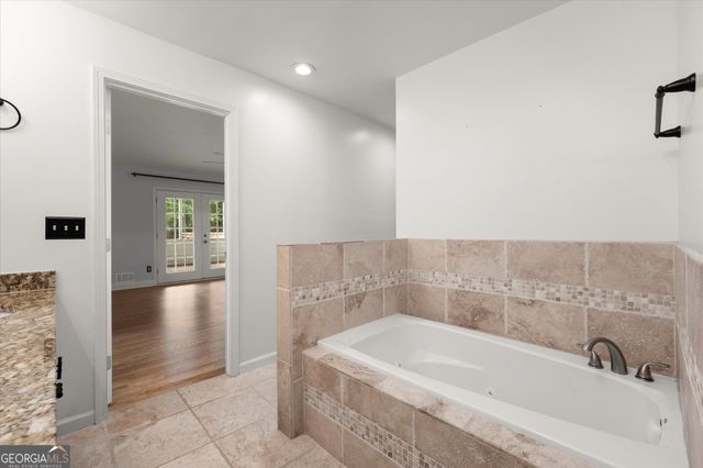 560 Saddle Creek Circle, Roswell, GA 30076