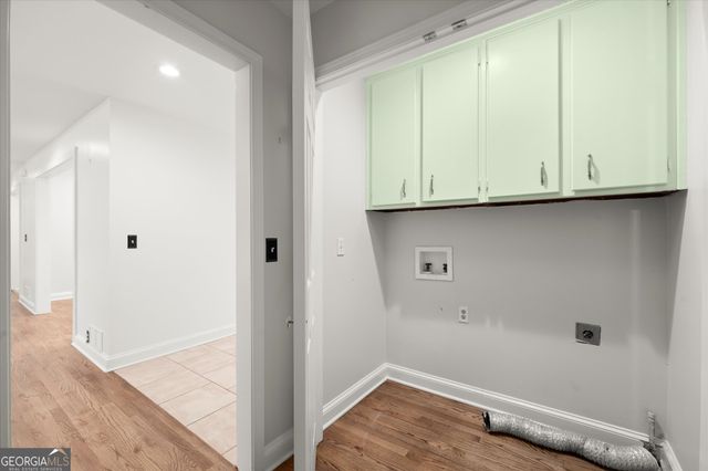 560 Saddle Creek Circle, Roswell, GA 30076