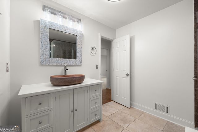 560 Saddle Creek Circle, Roswell, GA 30076
