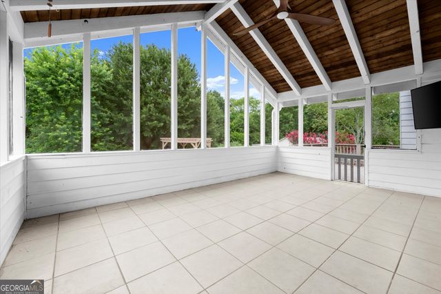 560 Saddle Creek Circle, Roswell, GA 30076