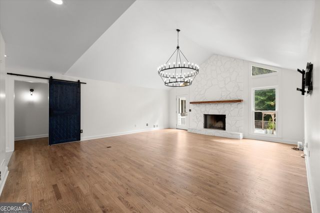 560 Saddle Creek Circle, Roswell, GA 30076