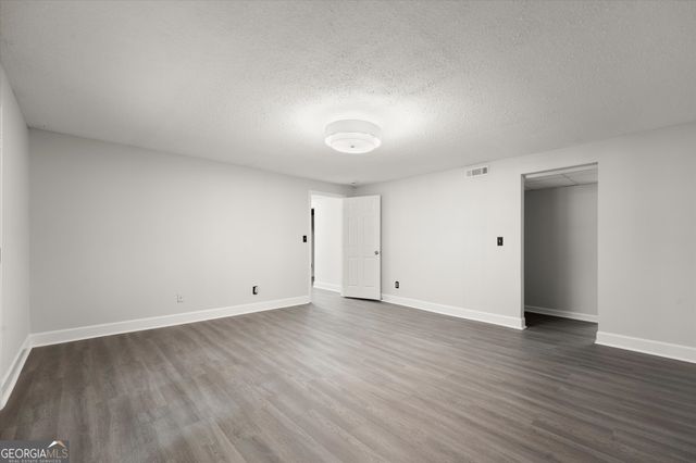560 Saddle Creek Circle, Roswell, GA 30076