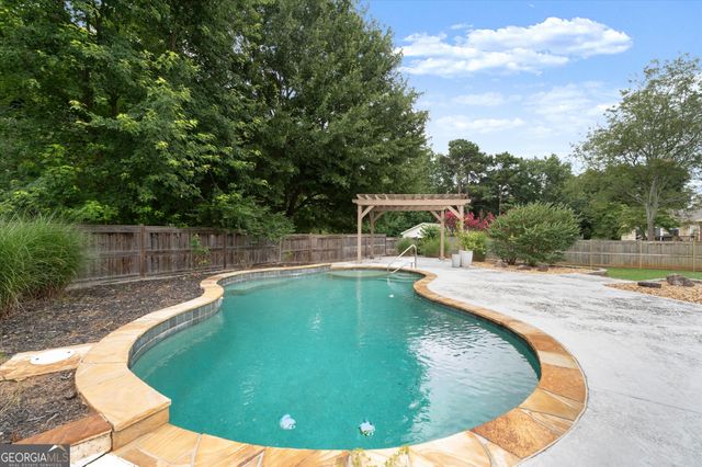 560 Saddle Creek Circle, Roswell, GA 30076
