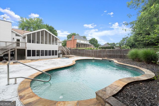 560 Saddle Creek Circle, Roswell, GA 30076