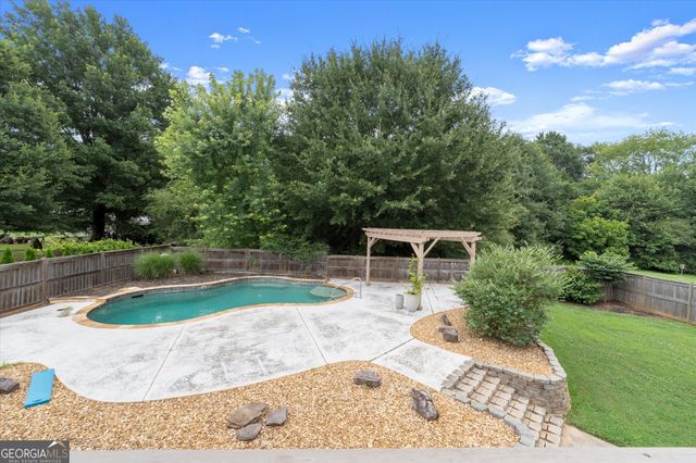 560 Saddle Creek Circle, Roswell, GA 30076