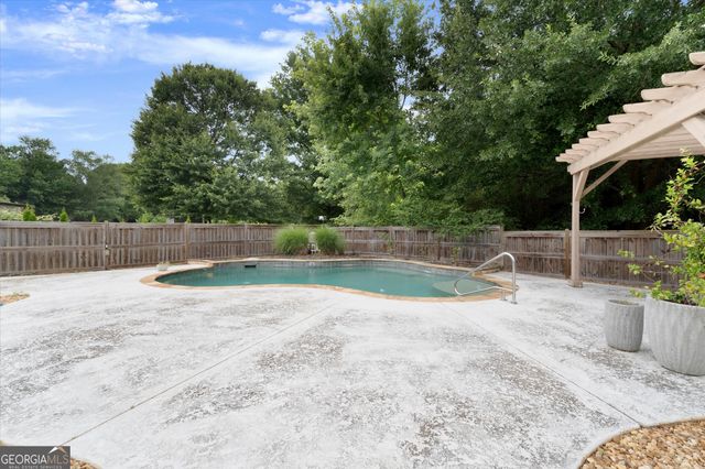 560 Saddle Creek Circle, Roswell, GA 30076
