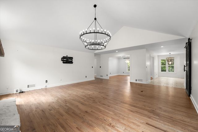 560 Saddle Creek Circle, Roswell, GA 30076