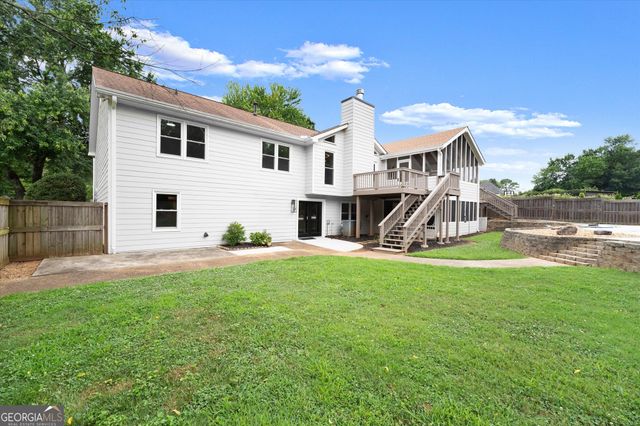560 Saddle Creek Circle, Roswell, GA 30076