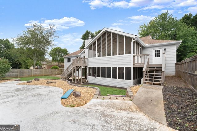 560 Saddle Creek Circle, Roswell, GA 30076