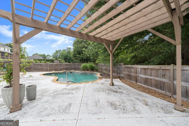 560 Saddle Creek Circle, Roswell, GA 30076