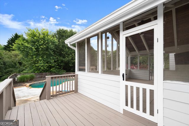 560 Saddle Creek Circle, Roswell, GA 30076