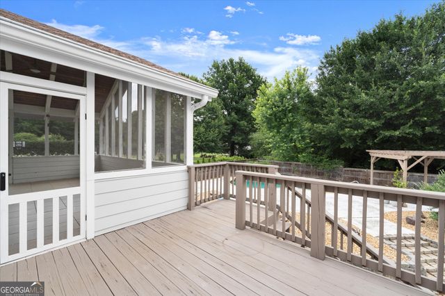 560 Saddle Creek Circle, Roswell, GA 30076