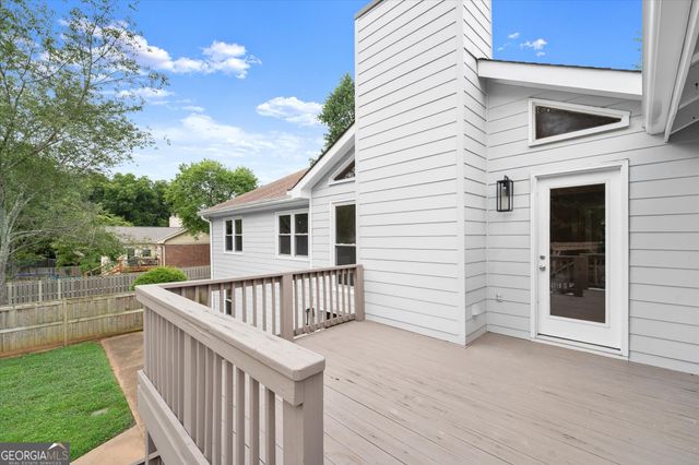 560 Saddle Creek Circle, Roswell, GA 30076