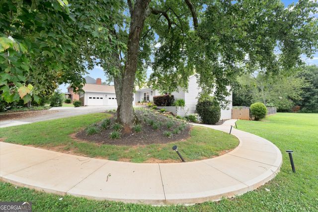 560 Saddle Creek Circle, Roswell, GA 30076