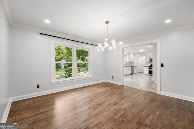 560 Saddle Creek Circle, Roswell, GA 30076