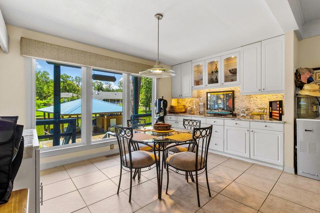 305 Lakeshore Dr, Onalaska, TX 77360