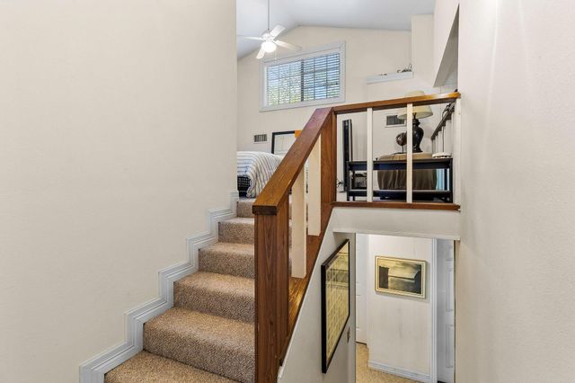 305 Lakeshore Dr, Onalaska, TX 77360