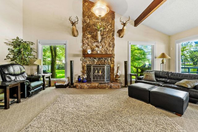 305 Lakeshore Dr, Onalaska, TX 77360