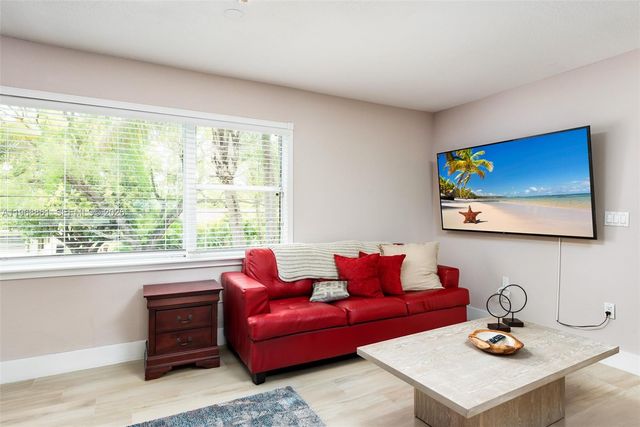 1173 NE 104th St, Miami Shores, FL 33138