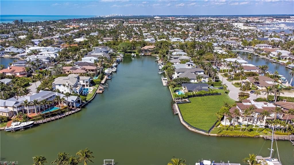 2020 5th ST S, NAPLES, FL 34102 — photo 3