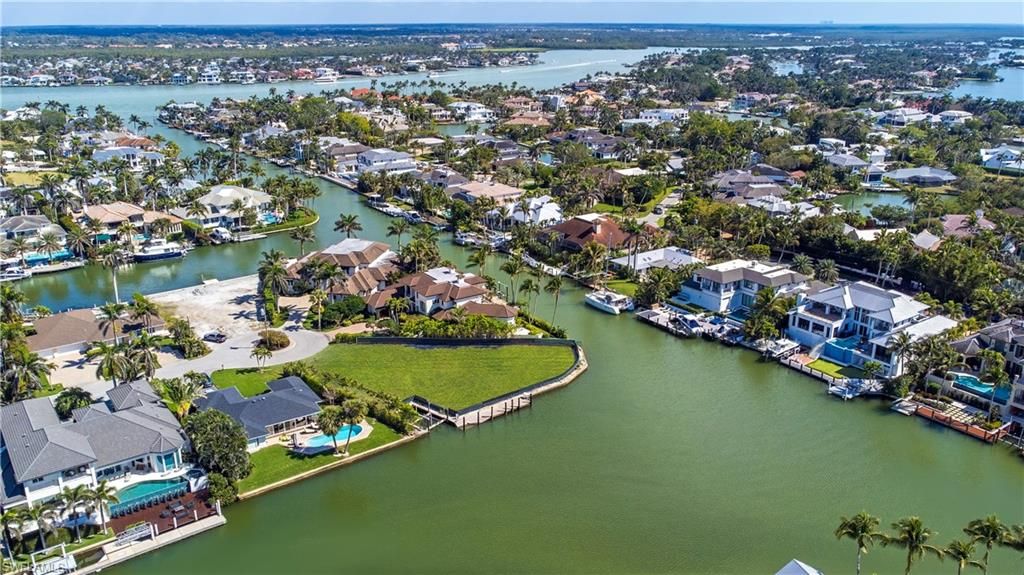 2020 5th ST S, NAPLES, FL 34102 — photo 4