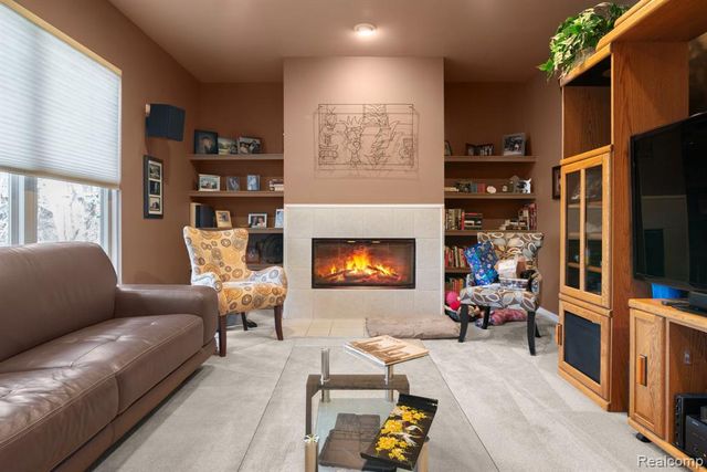 40700 Kingsley Lane, Novi, MI 48377