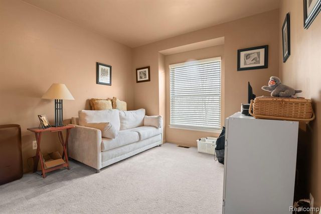 40700 Kingsley Lane, Novi, MI 48377